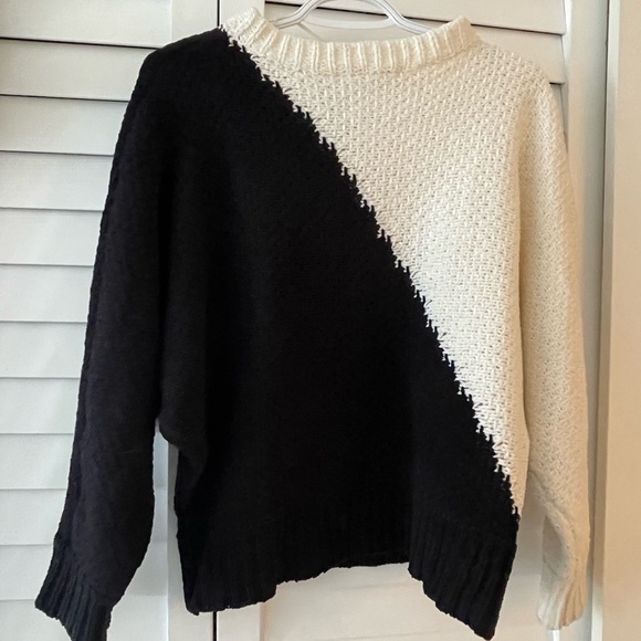 Plenty Sweater - Picture 2 of 3